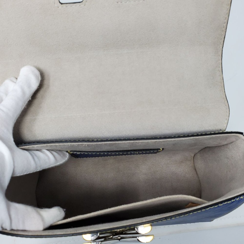 Louis Vuitton Twist MM Blue Denim Epi Leather Bag - Picture 14 of 16